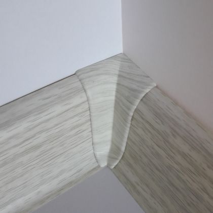 Set 4 buc. piese Lineco imbinare colt interior pentru plinta PVC culoare frasin alb