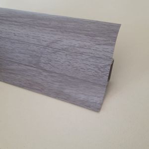 Plinta Lineco din PVC culoare stejar gri pentru parchet - 60 mm